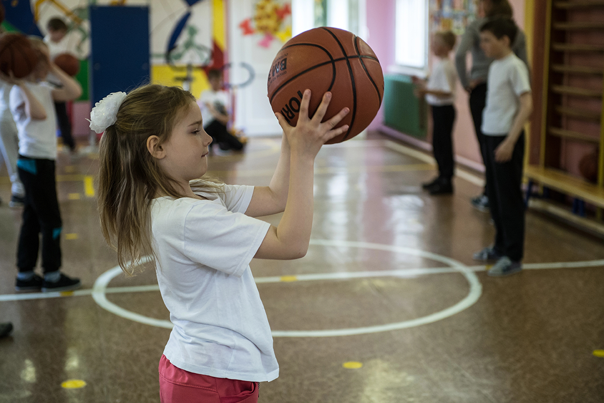 SPORTS EQUIPMENT FOR SCHOOLS – WHAT SHOULD YOU CHOOSE?