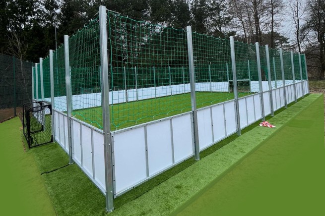 MINI-FOOTBALL PITCH 11.00 X 10.00 M – SOCKETED (1)